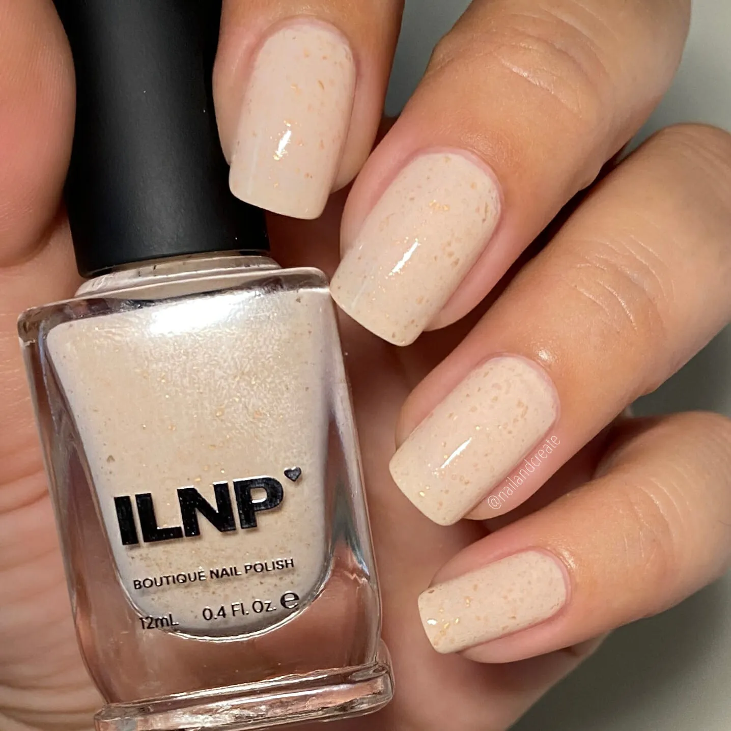 ILNP Golden Hour Afterlight nagellack oatmeal guldflakes