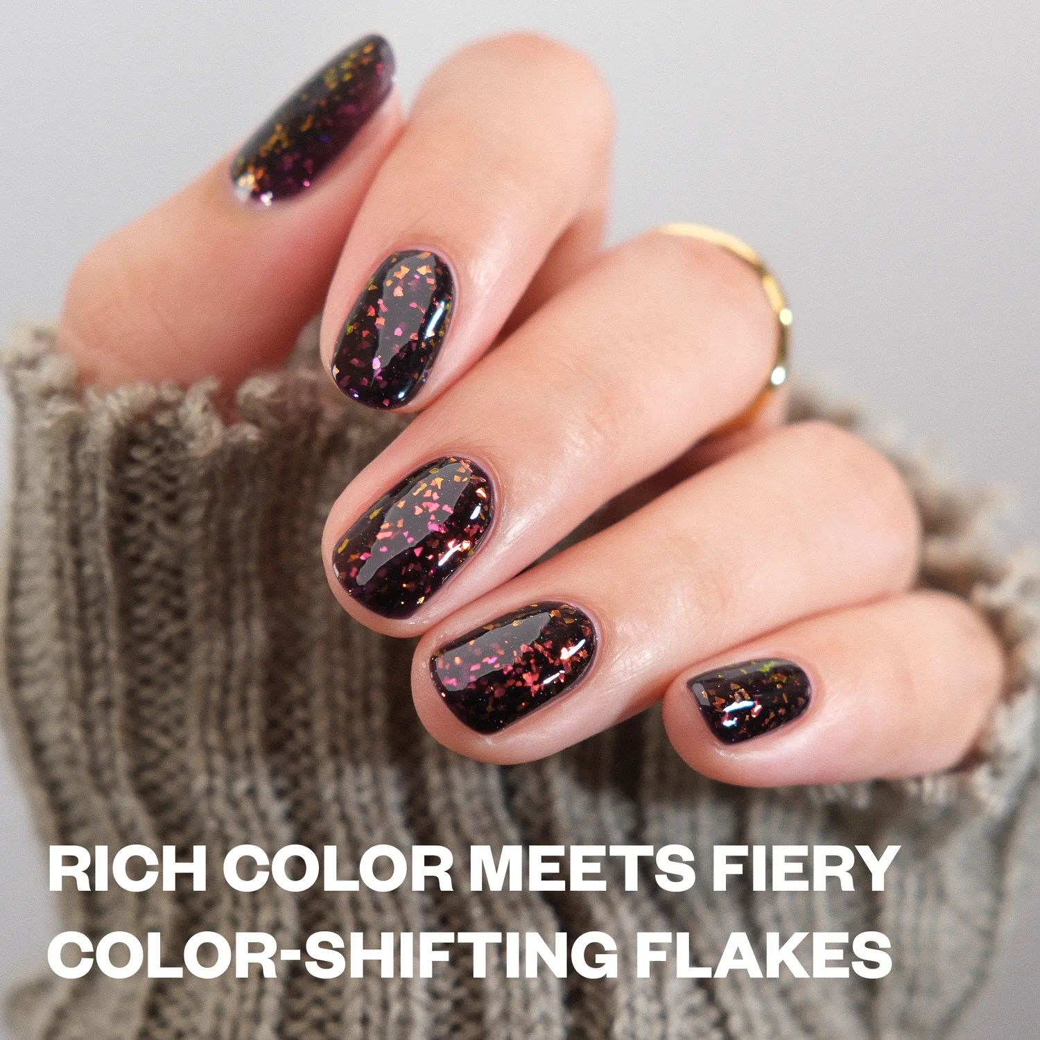 ILNP No Return nagellack svart aubergine flakies