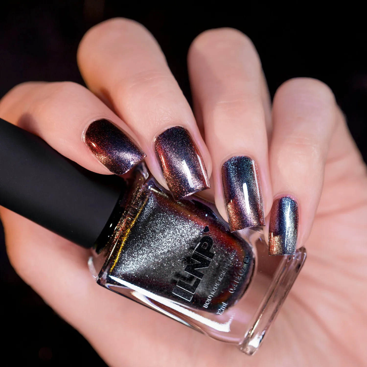 ILNP Cosmos Dark Matter nagellack magnetisk svart-röd