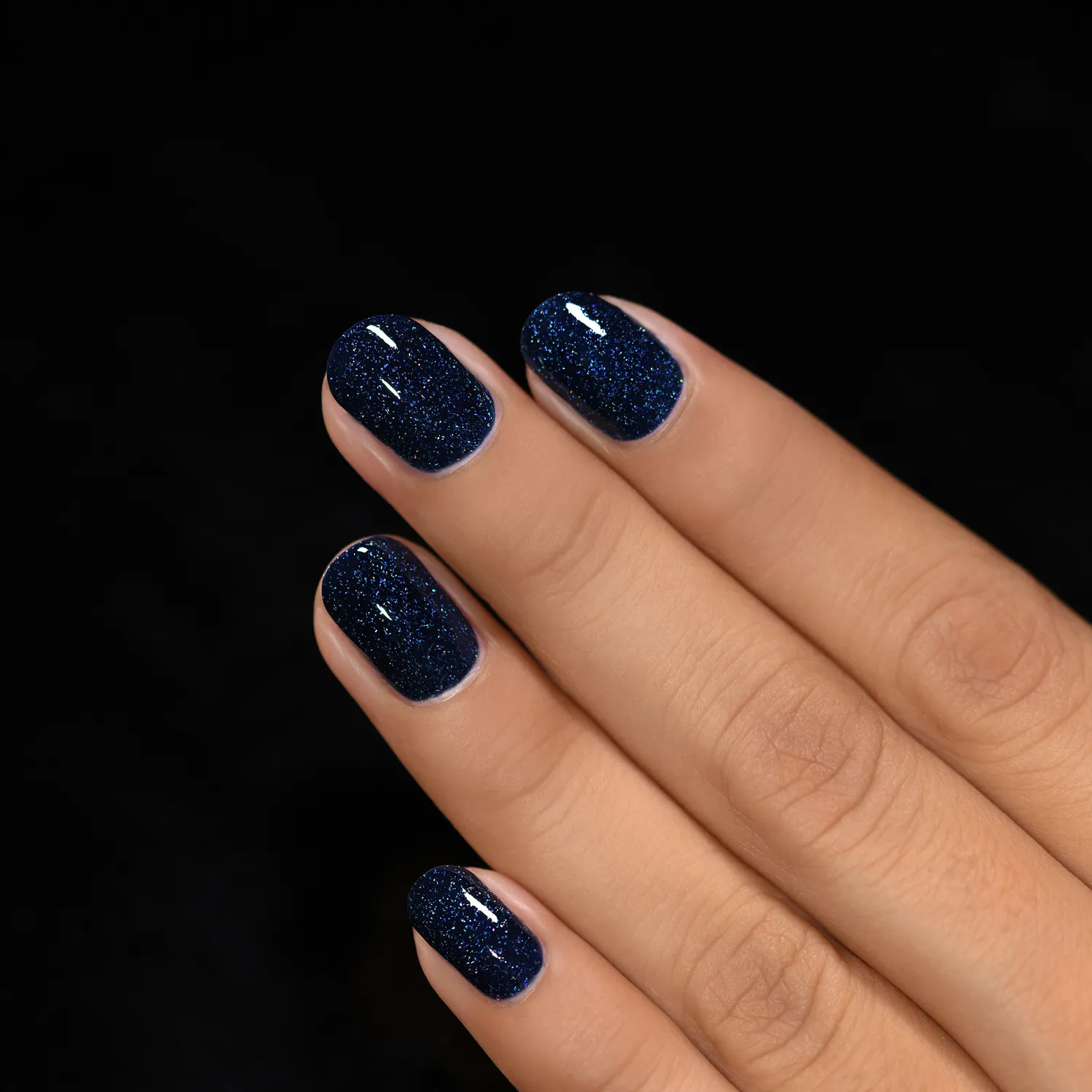 ILNP You Up? nagellack marinblått holo
