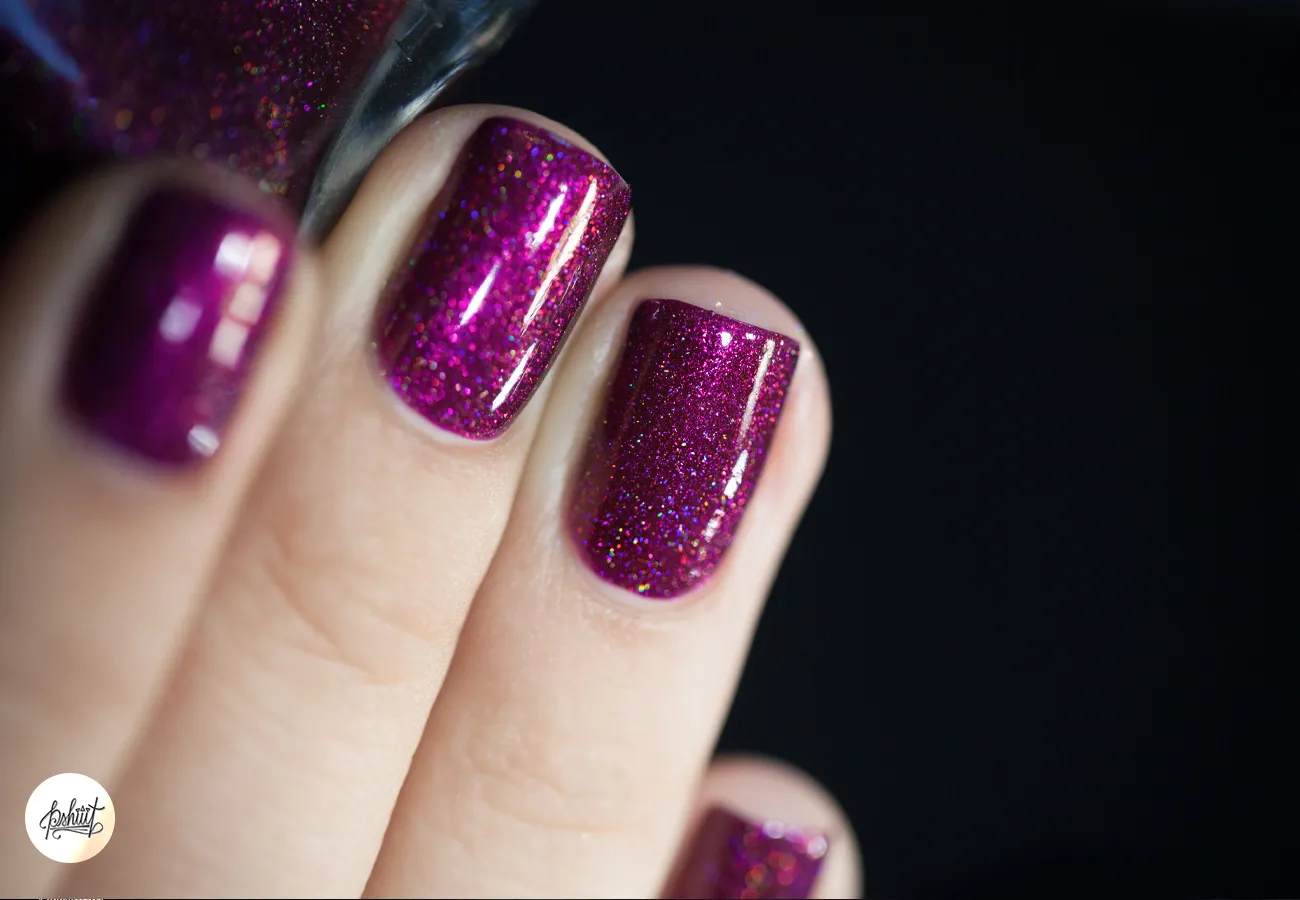 ILNP Showtime nagellack holografisk hallonröd