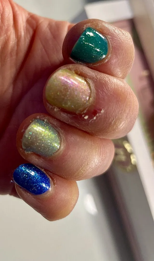 Cirque Colors Aerial Act nagellack koboltblå shimmer