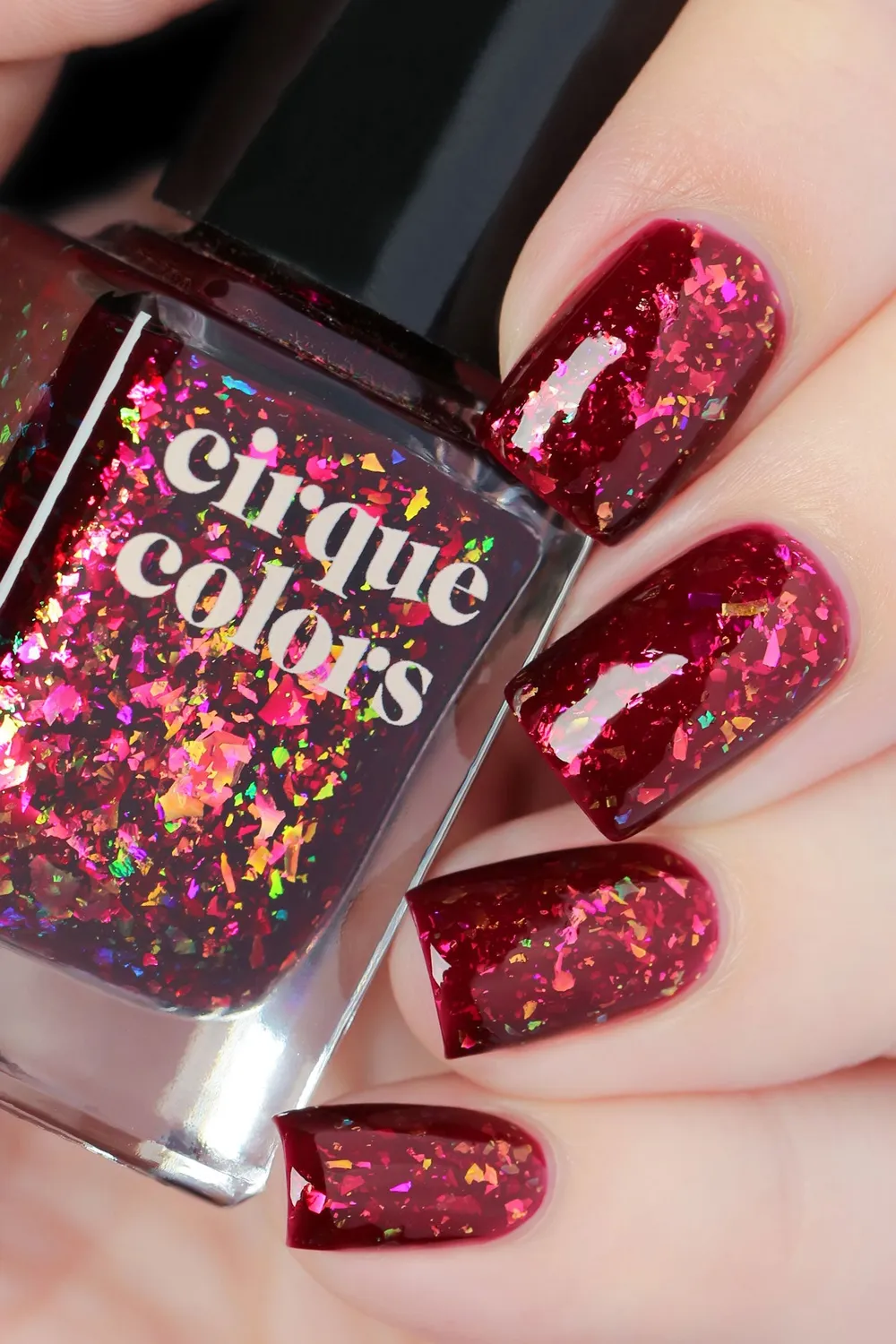 Cirque Colors Snozzberry nagellack jelly vinröd